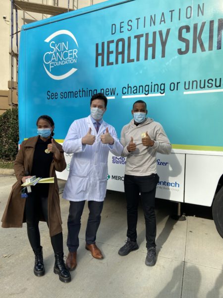 Daumen hoch! In Atlanta waren die Teilnehmer dem freiwilligen Zachary W. Eyre, MD, dankbar.