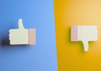 Emojis de pulgares arriba y pulgares abajo